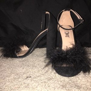 Black fluffy chunky heel